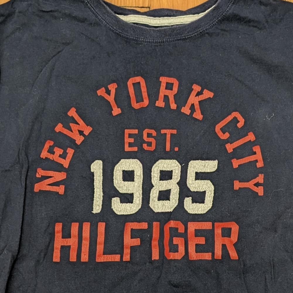 Vintage Tommy Hilfiger Y2K Dark Blue NYC 1985 Baby Tee Size Large - Picture 4 of 4